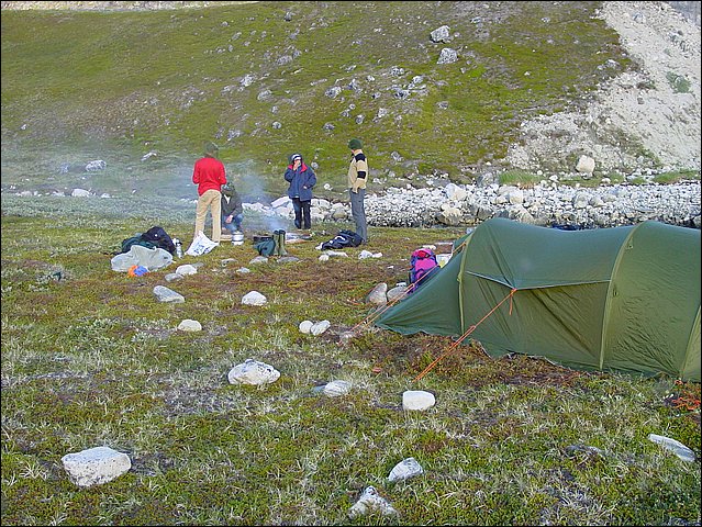 20030725_07_Qarajat_Iluat_camp.jpg